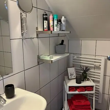 Gemuetliche Wohnung Mitten In Esens Eksteriør billede